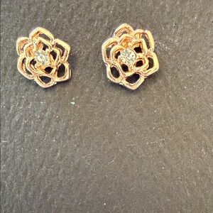 Elegant Gold Floral Stud Earrings